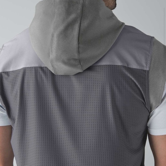 Lululemon M’s Sz L Stealth Hooded Sleeveless
Heathered Battleship. Exclt Cndtn - Picture 12 of 12